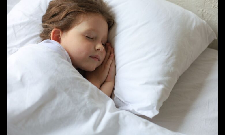 Signs Your Toddler Needs a Pillow